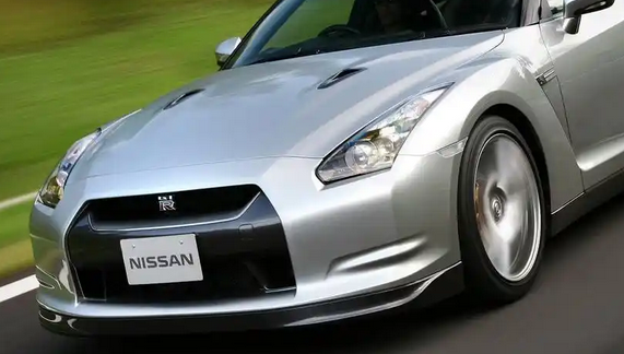 传奇跑车日产GT-R R35停产，车迷们纷纷感慨：一个时代的结束！