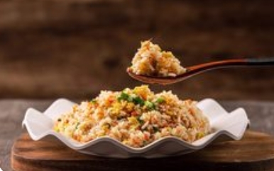 扬州炒饭有什么材料：经典搭配铸就美味传奇