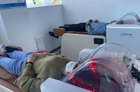 广州惊现AI洗头：科技美发体验