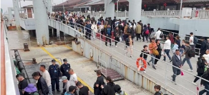 “五一”假期海岛游火热 浙江舟山首日水上发客21.9万人次