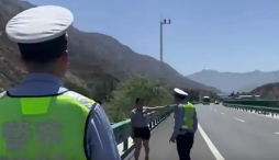 粗心丈夫将妻子遗落服务区，焦急寻回终团圆