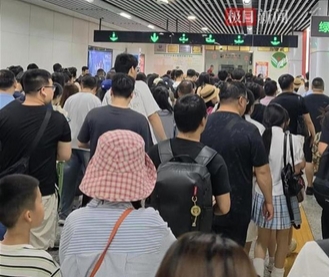 长沙橘子洲景区人气爆棚：网红城市的流量密码与隐忧