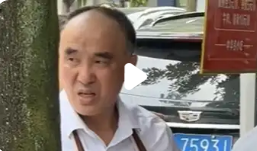 荣昌扯面大爷“表情包”走红