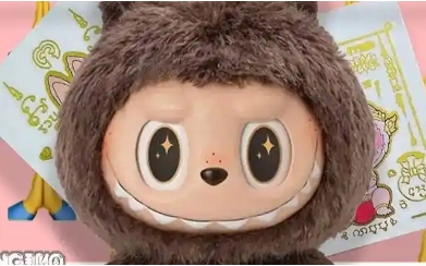 Labubu已经成了当代人的新佛牌：从潮玩盲盒到精神图腾的异