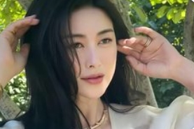 朱珠带女儿参加音乐诗会，尽显文艺亲子时光