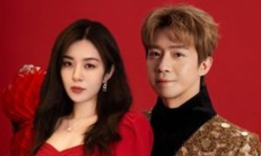 俞灏明王晓晨官宣婚讯：晒钻戒定格幸福，十年挚友终成眷侣