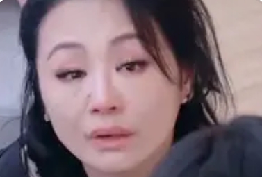 51岁曹颖自曝患胃癌，坦言最放心不下儿子