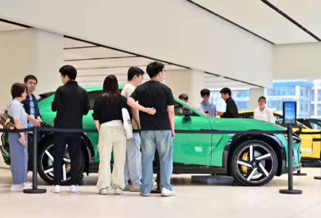 小米 YU7 展车登陆上海等 43 家门店