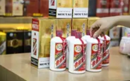 飞天茅台批发价跌破2000元：市场波动下的白酒新变局